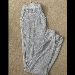 Light grey P’tula sweater jogger